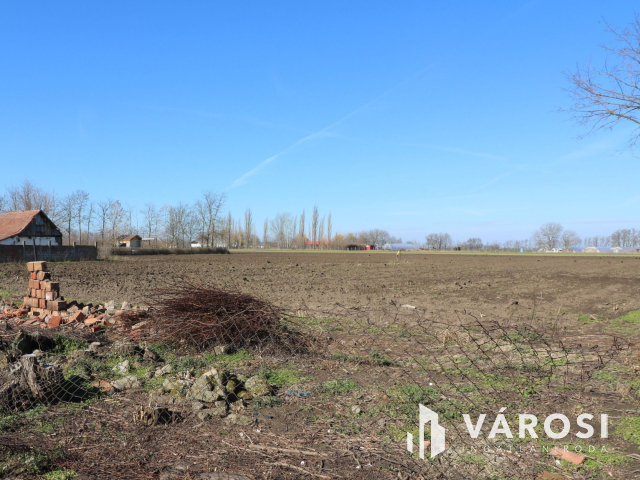 Újkígyóson 2 db telek együtt eladó