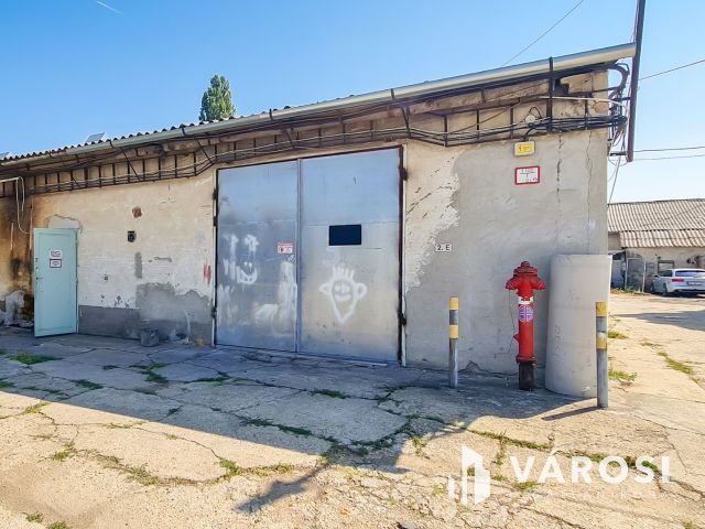 Kiadó fűtetlen 278 m2-es raktár Szentendrén