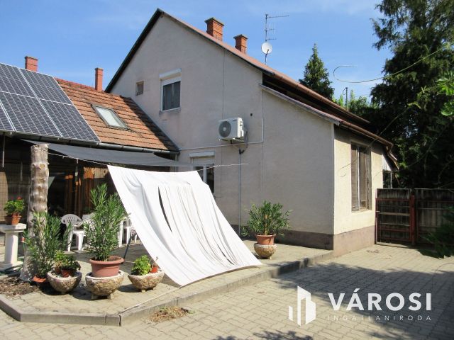 A teljes áramellátást napelem biztosítja ebben a házban!