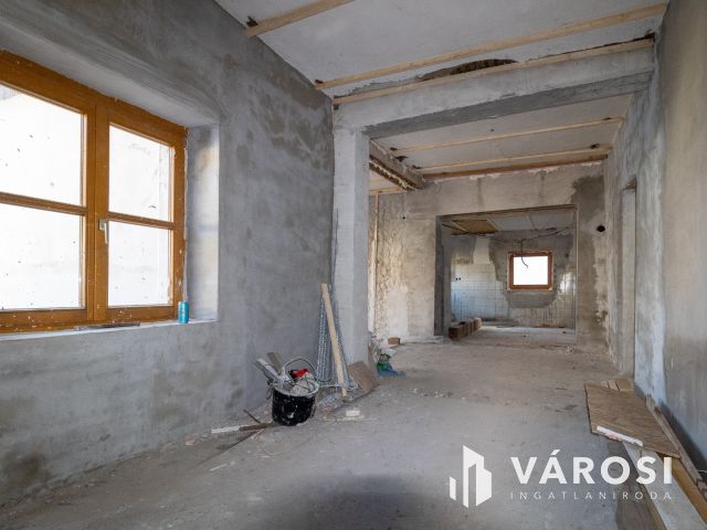 Felújítás alatt álló ház Jaminában, kiváló elhelyezkedéssel