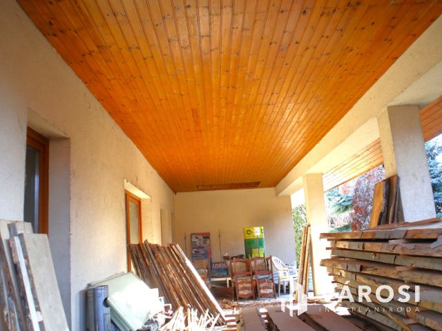 Egy lakóingatlan + egy gyártó üzem, értékes ipari területen