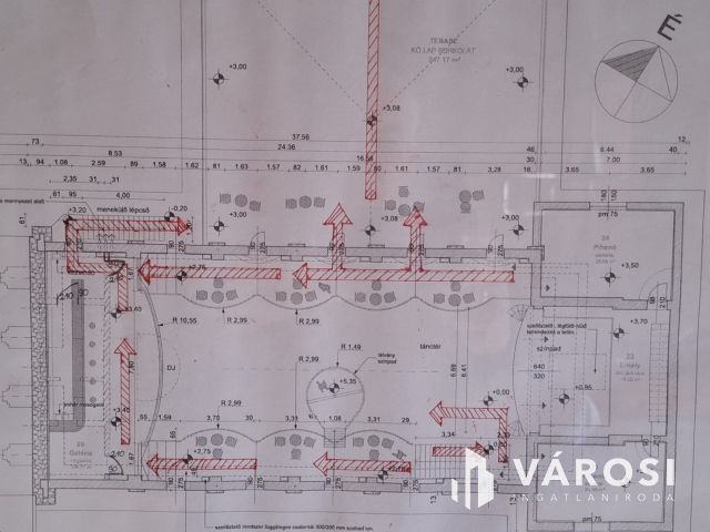 Működő DISCÓ épület, autószerelő műhely, telephely egyben