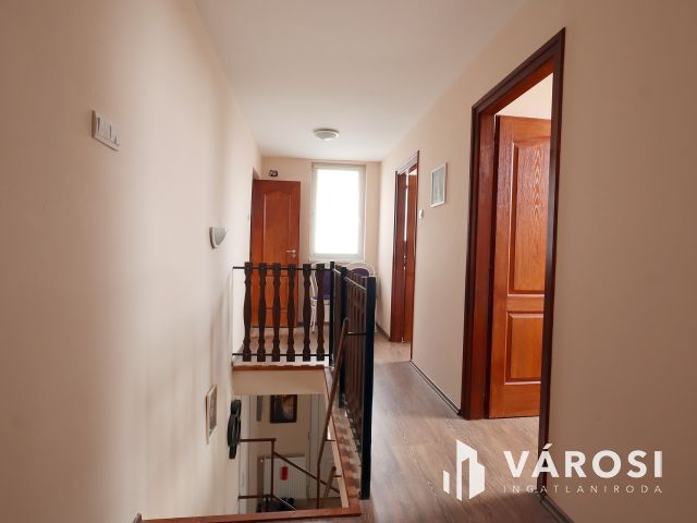 Parádóhután igényesen felújított ikerház eladó