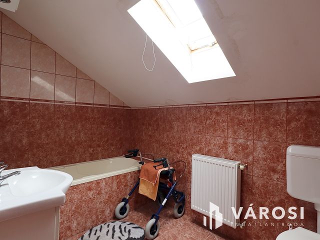 Parádóhután igényesen felújított ikerház eladó