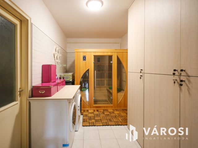 Újszerű, 10 egységből álló apartmanház a Vár tövében