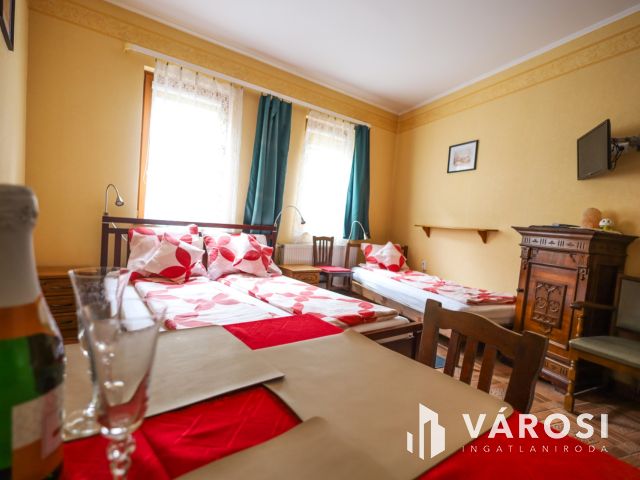 Újszerű, 10 egységből álló apartmanház a Vár tövében