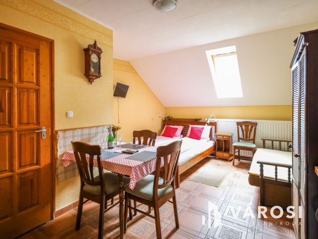 Újszerű, 10 egységből álló apartmanház a Vár tövében