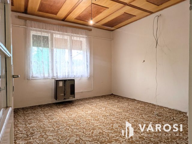 3 szobás nagy konyhás téglaház kisvárosban!