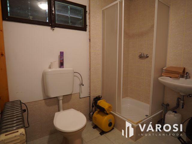 Cserfői hegyen lakható hétvégi ház