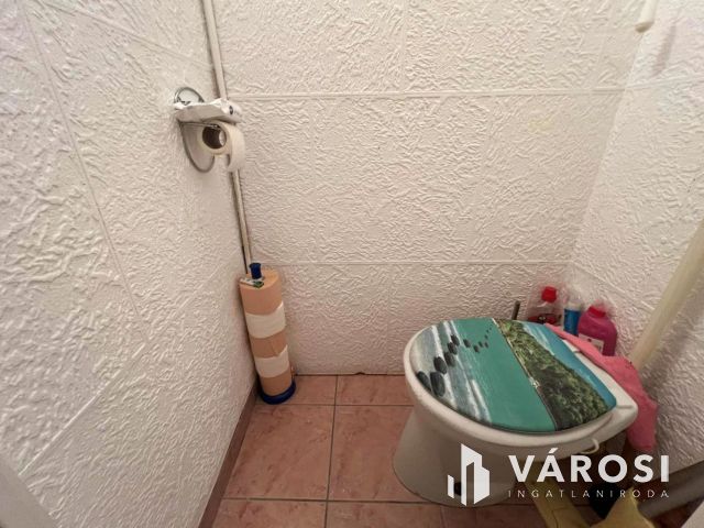 Belvárosi jó elrendezésű erkélyes lakás eladó