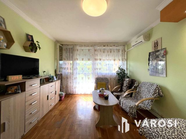 Belvárosi jó elrendezésű erkélyes lakás eladó