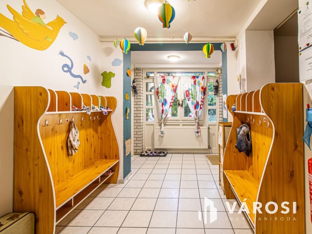 Duna parti családi otthon nagy telekkel