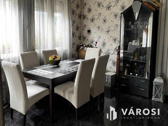 Szepetneken családi ház, sok lehetőséggel