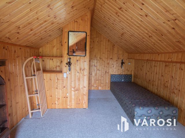 Eladó Lenti hegyi ingatlan, csodás területtel együtt.