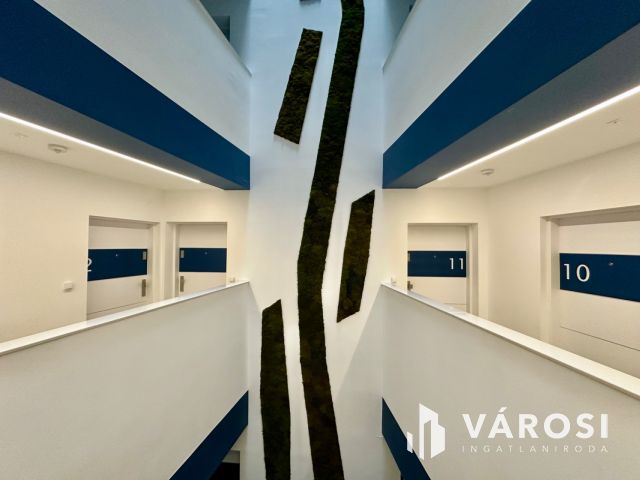 Balatonföldváron 1. emeleti luxuslakás eladó!