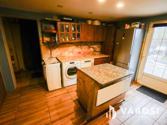 Vácon családi ház a tavak közelében!