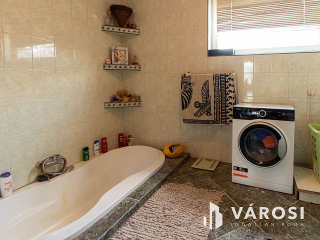 Nagycsaládosok álma – Sárisápi családi otthon 4 hálószobával