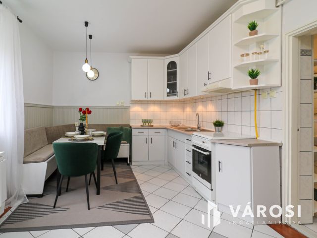 Felújított téglaház közel a Szarvasi úthoz