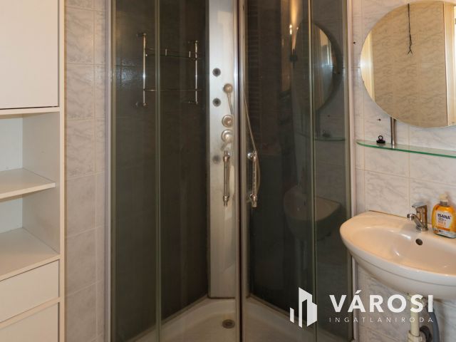 Két lakrész, nagy telek, végtelen lehetőségek