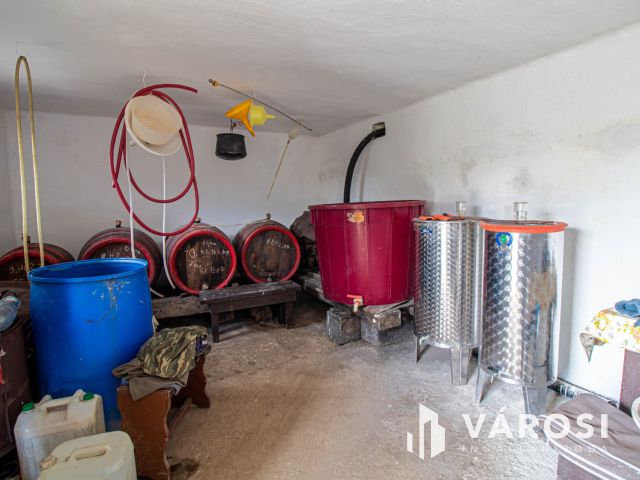 Kellemes, szomszédmentes kis zártkerti ingatlan