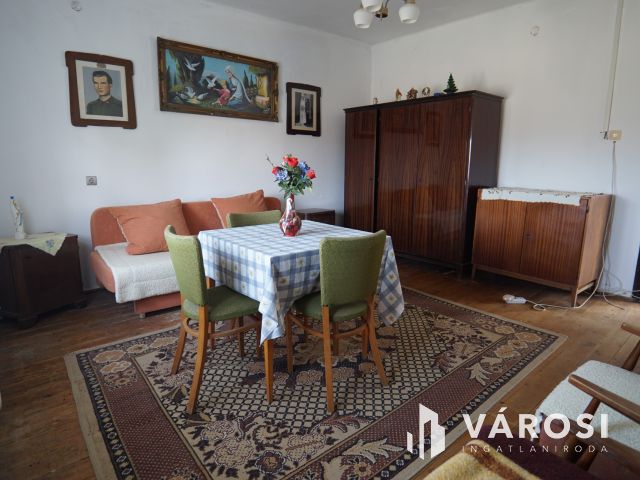 Természetközeli, szomszédmentes családi ház Bucsután!