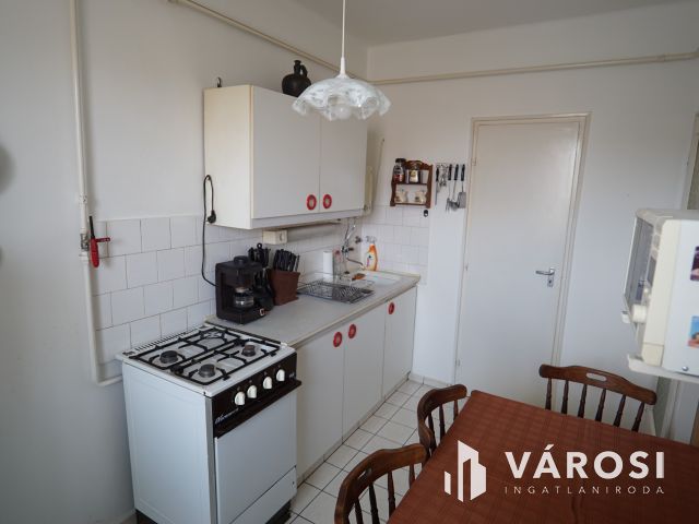 Belvárosi lakás, zárt udvaros társasházban