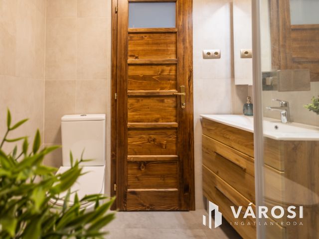 Gyönyörű belvárosi lakás a szökőkútnál