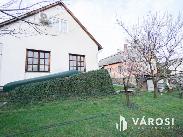 3 ingatlan 1 áráért Szentendrén!