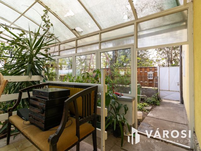 Kétszintes ötszobás-tégla falazatú családi ház Jamina elején