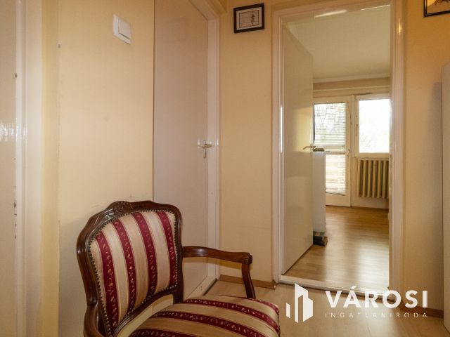 Kétszintes ötszobás-tégla falazatú családi ház Jamina elején