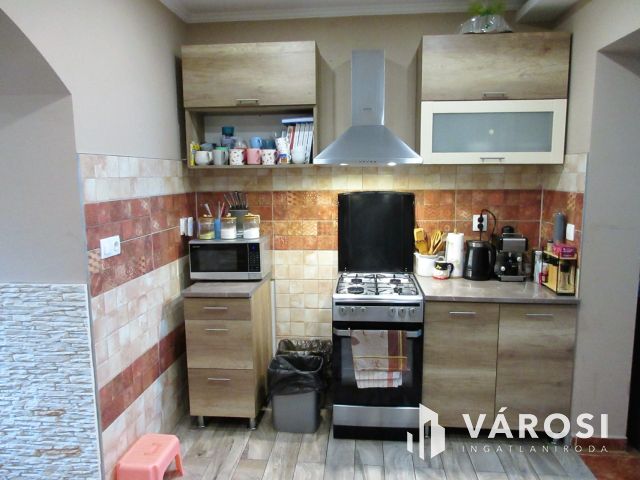 Orosházi teljesen felújított családi ház a Szarvasi úton