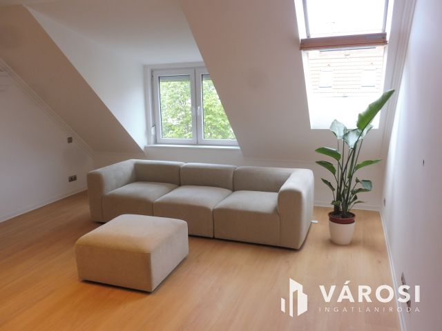 Egyedi,modern,jó hangulatú kis lakás remek árban eladó.