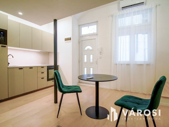 Modern galériás lakás kiadó Budapest szívében
