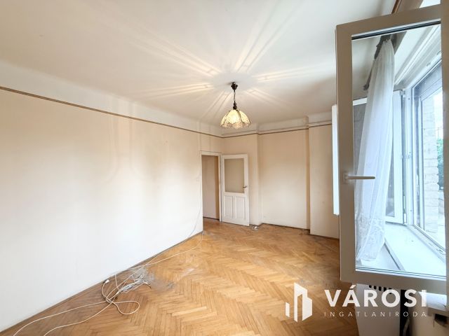 1.emeleti, sok lehetőséget rejtő lakás a Reitter-en