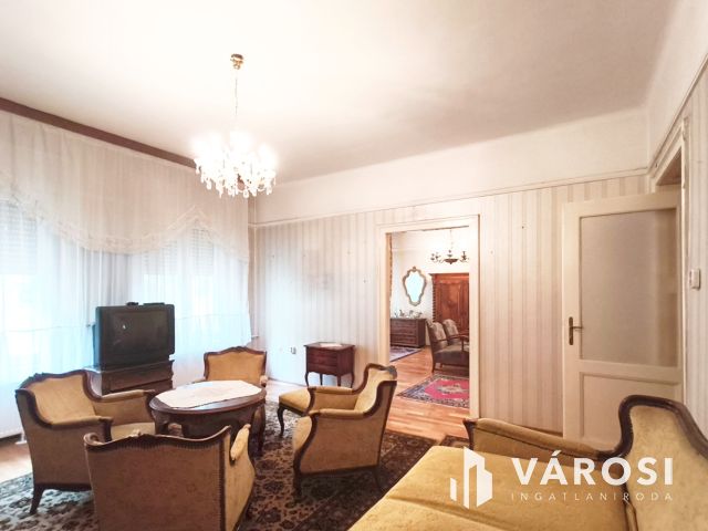 Kedvelt helyen első emeleti, erkélyes, tégla lakás eladó!