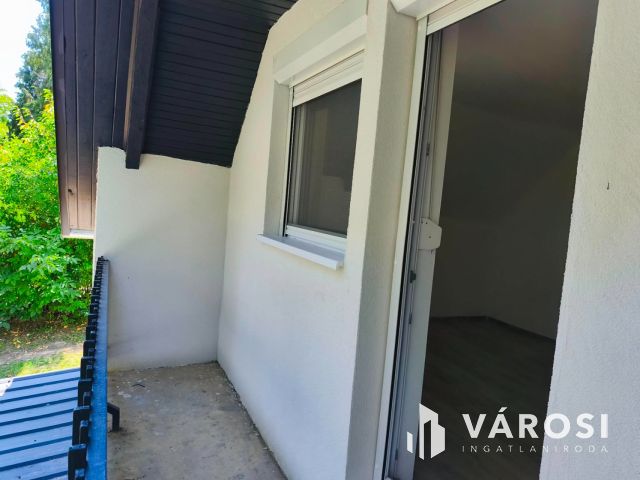 Felújított ház  zöld övezetben eladó..